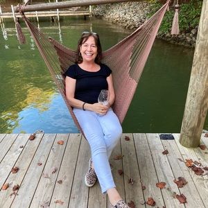 Meet your Posher, Claire